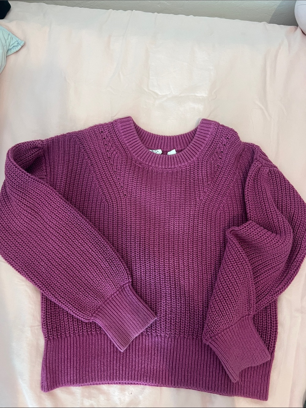 GAP Women's Textured Crewneck Sweater in Plum